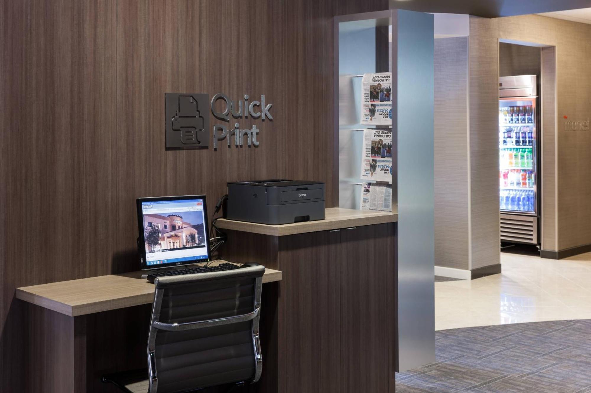 Courtyard By Marriott Santa Clarita Valencia Hotell Eksteriør bilde